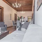 아파트 Riva Palace By Wonderful Italy