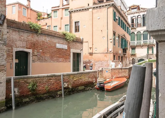 Riva Palace By Wonderful Italy * Venetië